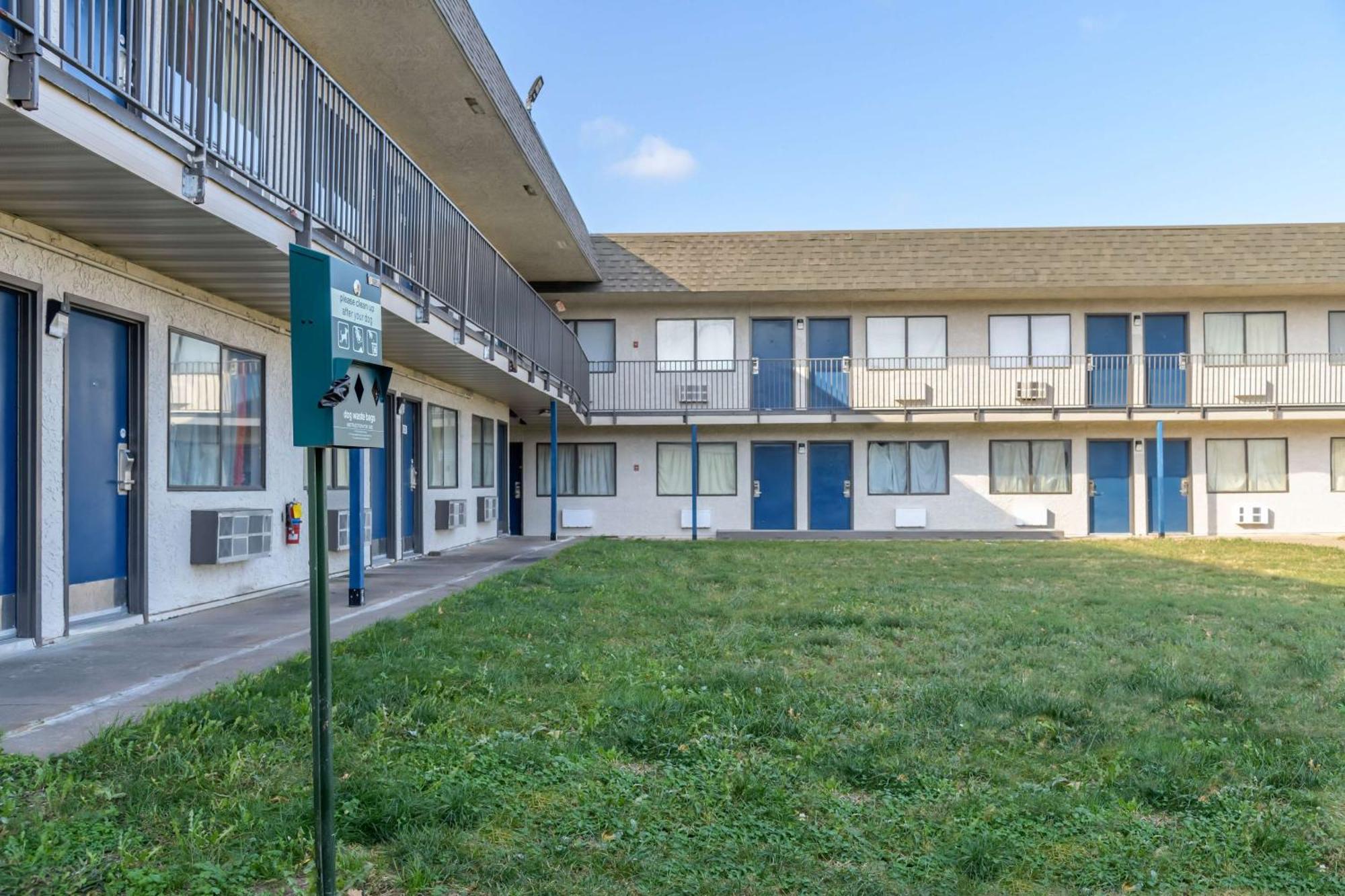Home 6 Motel Topeka Dış mekan fotoğraf