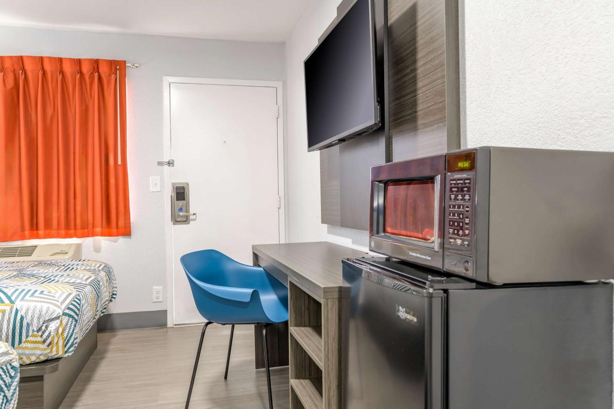 Home 6 Motel Topeka Dış mekan fotoğraf