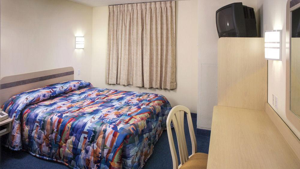 Home 6 Motel Topeka Dış mekan fotoğraf