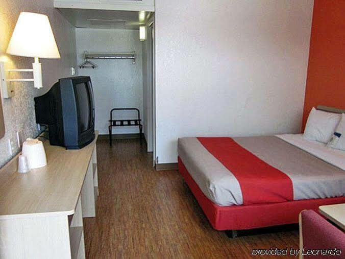 Home 6 Motel Topeka Dış mekan fotoğraf